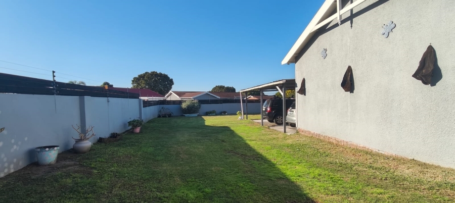 To Let 3 Bedroom Property for Rent in Overbaakens Eastern Cape